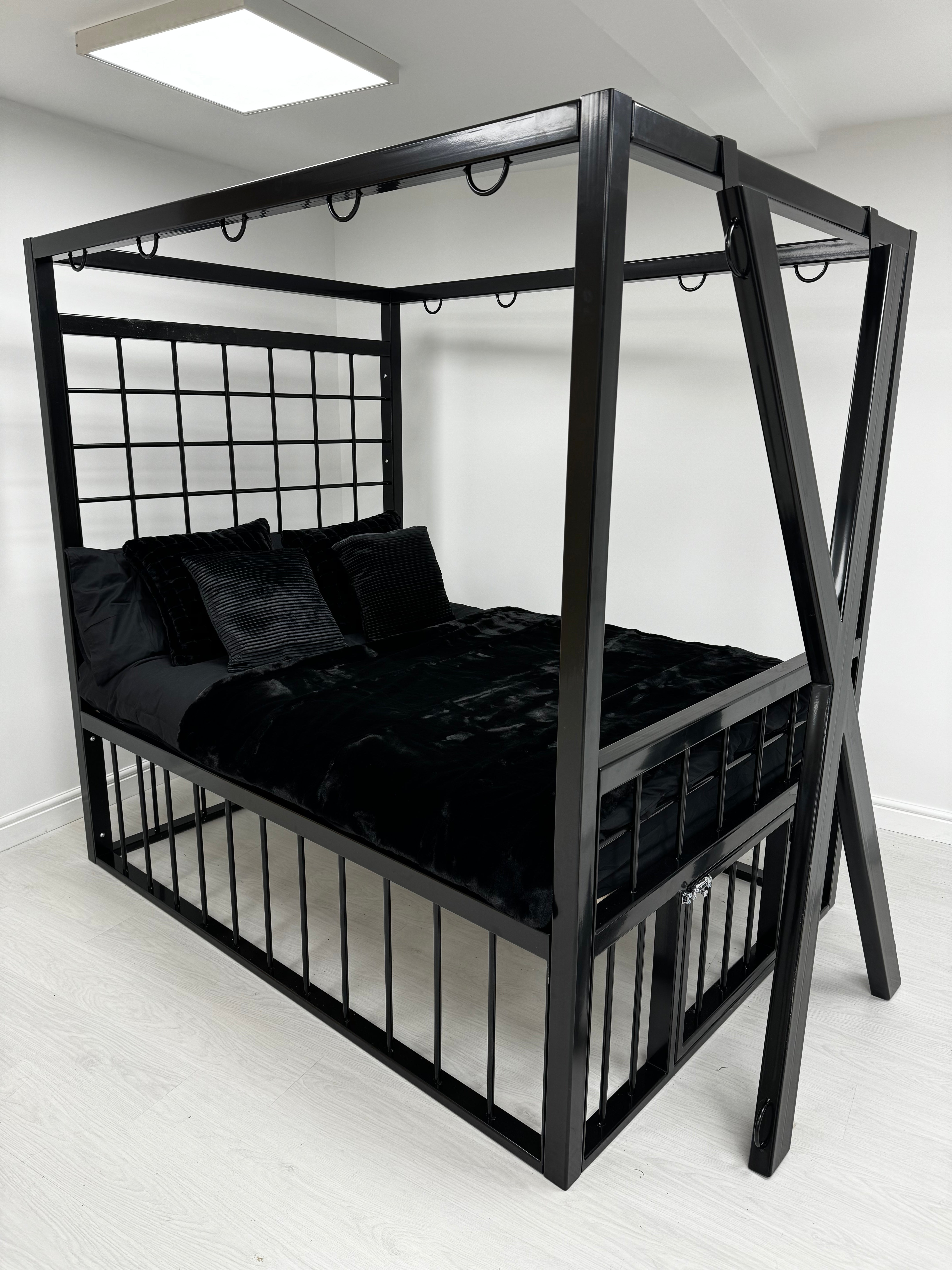 Luxury 4 Poster Steel Bondage Bed